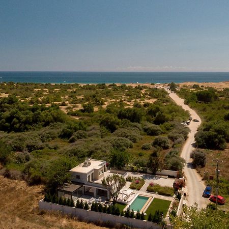 Villa Flamingo - 4 Bedrooms - Private Pool - Next To Renowned Issos Beach & Lake Korission Linia Bagian luar foto