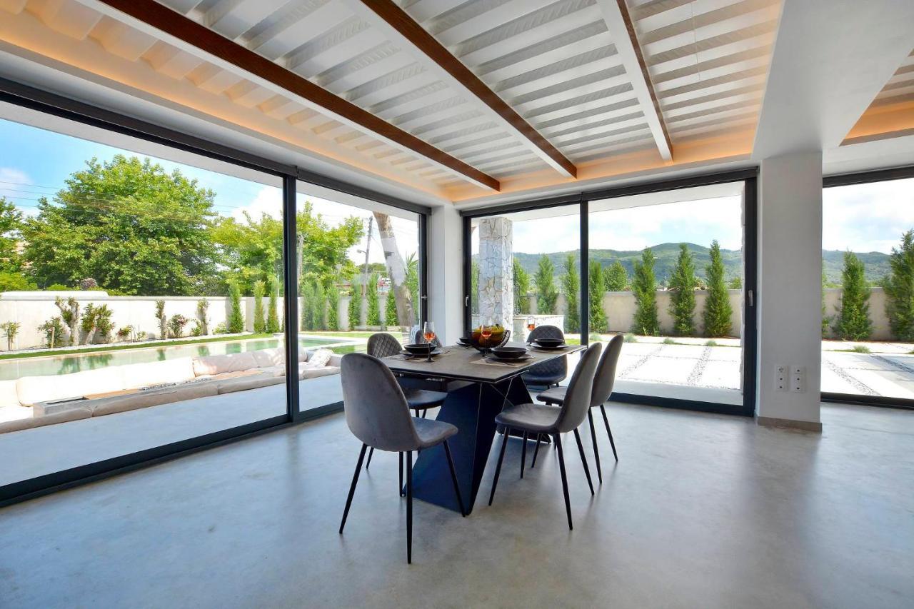 Villa Flamingo - 4 Bedrooms - Private Pool - Next To Renowned Issos Beach & Lake Korission Linia Bagian luar foto