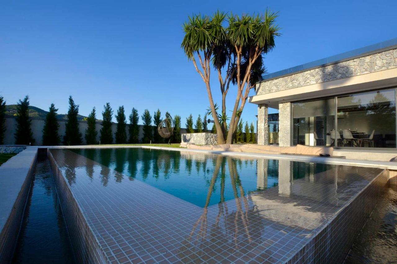 Villa Flamingo - 4 Bedrooms - Private Pool - Next To Renowned Issos Beach & Lake Korission Linia Bagian luar foto
